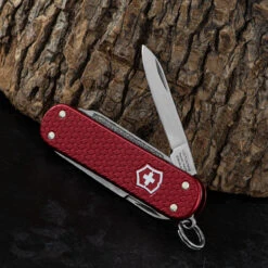 Victorinox Classic Precious Alox -Adventure Knives BMC 06221401G.4 37687.1648563199