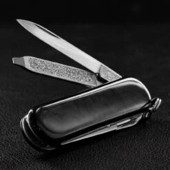 Victorinox Classic SD Brilliant Carbon