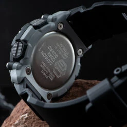Casio G-SHOCK Carbon Core Guard GA-2200 1AER -Adventure Knives CAS GA 2200M 1AER 23335.1635170592.1280.1280 98130.1648720635