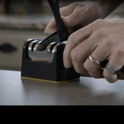 Work Sharp Pull Through Kitchen Sharpener -Adventure Knives K09DX296det2 27005.1651753805