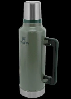 STANLEY CLASSIC LEGENDARY BOTTLE 1.9L -Adventure Knives Stanley Leg.Classic 1.9L GREEN 83459.1692363829