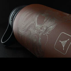 TAD Edition Earthwell 32oz Insulated Sierra Red -Adventure Knives TAD EAR 32 TOP SKU REDdet2 04779.1640873567.1280.1280 07958.1640874400