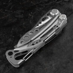 Leatherman Skeletool -Adventure Knives WIT LT85 47515.1650445555.1280.1280 35532.1650469396