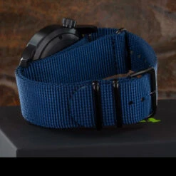 Traser H3 P68 Pathfinder GMT -Adventure Knives h3 p68 gmt blue txtstrpdet2 18604.1589987016