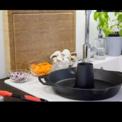 Petromax Poultry Roaster CF30 -Adventure Knives p4 px cf30det2 33828.1587401779