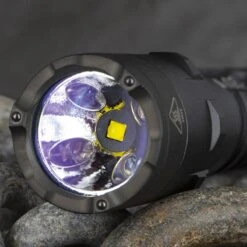 Nitecore P20UV V2 -Adventure Knives tt55 26821.1603796486.1280.1280 13621.1603796545