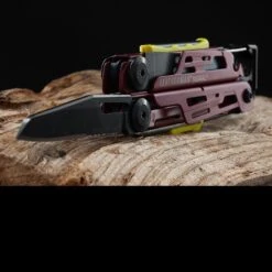 Leatherman Signal Black Red -Adventure Knives wit lt700rddet 50956.1587729535