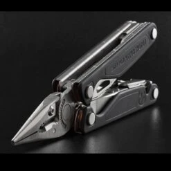 Leatherman Charge+ -Adventure Knives wit lt955det5 76644.1690190462